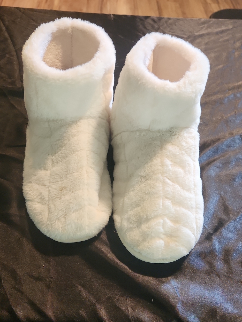 Muk Luks Women's Plush Bootie Slippers - Cream White